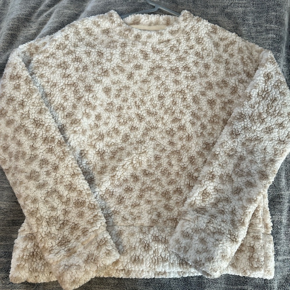 T X S, XS white and tan comfy sweater